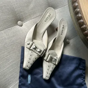 Prada Creme Suede Pointed Toe Kitten Heels Size 37.5 thumbnail 4