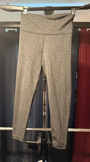Leopard Aerie OFFLINE by Leggings Print thumbnail 1