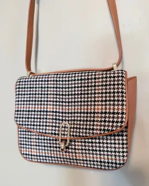 Crossbody purse thumbnail 1