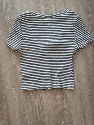 Urban Outfitters Crop Top thumbnail 2