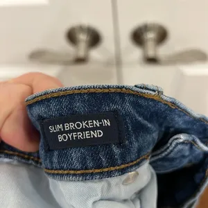 J. Crew Slim Broken-in Boyfriend‎ Distressed Blue Denim Jeans Womens Size 27 thumbnail 7
