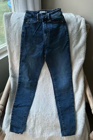 Skinny Jeans thumbnail 1