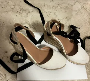 Elegant White Espadrille Wedge Sandals Size 7 thumbnail 1