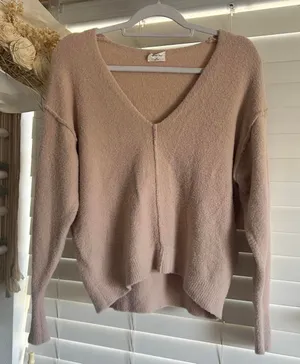 Aritzia Wilfred Relaxed V-Neck Sweater Beige pink XXS thumbnail 1