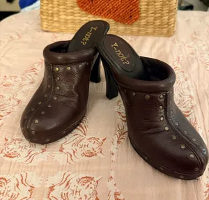 American Vintage Vintage Y2K Women's Brown Studded Leather Mule Heels Clogs Boho Festival 2000s thumbnail 1