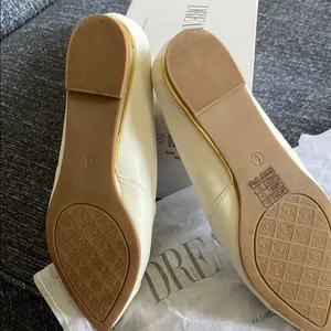 Dream Paris EUC Cream Flats Elegant Minimalist Design thumbnail 6