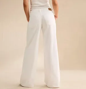 American Eagle Outfitters White Low-Rise Baggy Ultra-Wide Leg Jean thumbnail 3