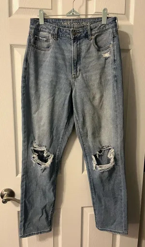 American Eagle Jeans Mom Ripped thumbnail 1