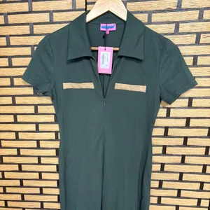 Edikted Carmin Olive Green Zip Front Jumpsuit Size Medium‎ thumbnail 3