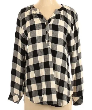 Universal Thread Women's Size Small Popover Blouse Black Cream Plaid Fleece‎ thumbnail 1