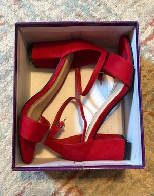 Heels Size 7.5 thumbnail 1