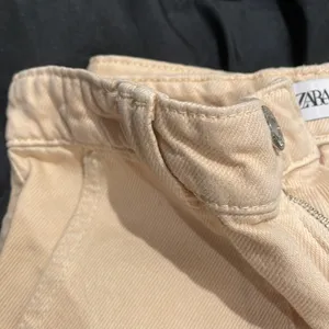 ZARA NWOT creamy beige High Rise cargo jeans pants large pockets small s thumbnail 3