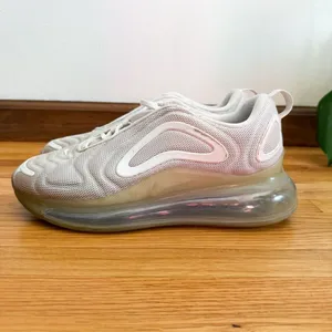 Nike Airmax 720 GS Size 9 thumbnail 3