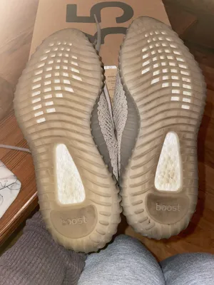 Yeezy 350 Boost V2 thumbnail 5