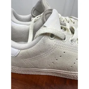 Adidas Stan Smith Ivory Off White Suede LaceUp Logo Sneakers Size US 7 thumbnail 6