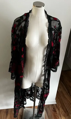 NWT - L - LULAROE - Elegant Black and Red Lace Robe thumbnail 1