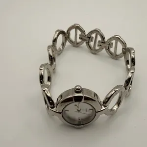 Vintage Avon Ladies' Silver-Tone Bracelet Watch Working New Battery thumbnail 3