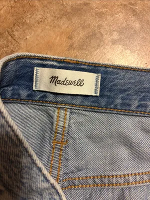 Madewell Woman’s Relaxed Wide-Leg Jeans in Light Blue 31 thumbnail 2