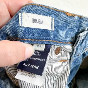Madewell | The High-Rise Slim Boyjean Oversized‎ Fit in Elkhart Wash, size 25 thumbnail 8
