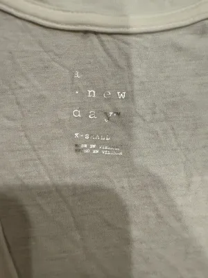 Target V-Neck T-Shirt thumbnail 2