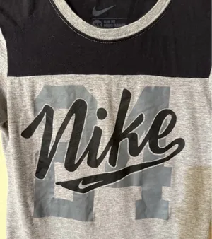 Nike Short Sleeve Graphic T-Shirt thumbnail 2