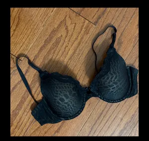 Maidenform Women's Push-Up Bra Black lace - Size 34B. ***Refer to measurements. Gently warn & like new condition. Measurements approximately 11” not fully stretched out. Non-smoking home. Priced at as is condition. Don’t like my price make a reasonable offer. thumbnail 5