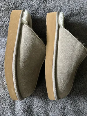 White Mountain Women’s Light Grey Suede Look Faux Fur Lined Slippers SZ 7 NWOT thumbnail 5
