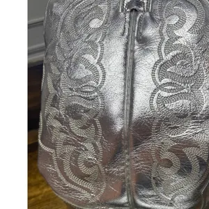 Tony Lama Silver Metallic Cowgirl Boots‎ SIze 6.5 thumbnail 7