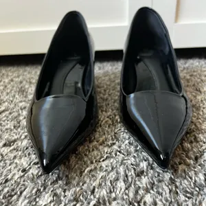 Zara Women’s Black Patent Pumps Heels Size EU 39‎ thumbnail 2