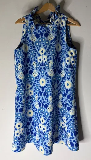 Tuckernuck‎ Blythe Shift Dress Womens L Blue & White Floral Bow Back Swing Short thumbnail 1