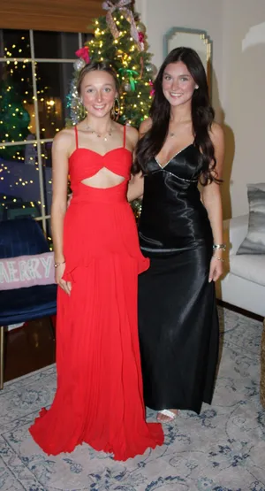 Red Cut Out Prom / Formal Dress thumbnail 4