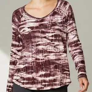 Frye and Co Womens Burgundy Tie‎ Dye Long Sleeve Thum Hole Scoop Neck Top Size L thumbnail 1