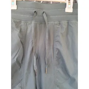 Lululemon Beyond the Studio Jogger Sage Green Pinstripe Ruched Pants Womens SZ 6 thumbnail 2