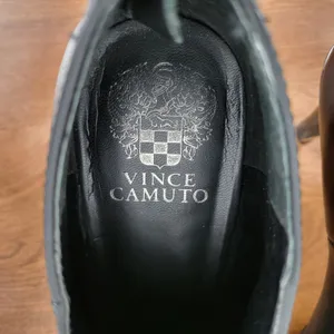 Vince Camuto Vyammi Womens Ankle Bootie Size 9.5 Black V-cut Leather Heeled Boot thumbnail 3