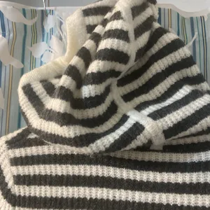 Gap Striped Pullover Hoodie Sweater Size Small thumbnail 6