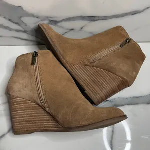 Lucky Brand Womens Tan Suede Zip Round Toe Wedge Heel Yakeena Boot Sz 9 Festival thumbnail 5