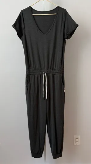 Vuori sz L Lux Jumpsuit Grey V-Neck Short Sleeve Athleisure Quitet Luxury‎ thumbnail 1