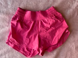 Lululemon Hotty Hot 2.5" pink thumbnail 1