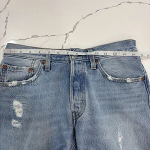 Levis Shorts Womens Size 26 Cut Off 501 Jean Denim Shorts thumbnail 5