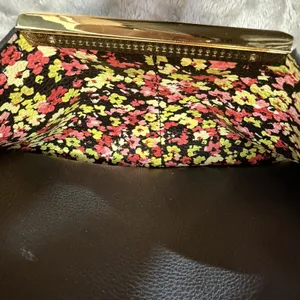Steve Madden Black Shoulder Bag Tote Floral Lining Gold Hardware Large Purse thumbnail 7