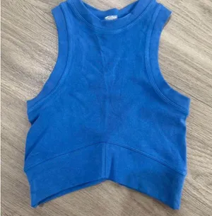 Blue cropped tank top NEVER WORN ONE SIZE thumbnail 1