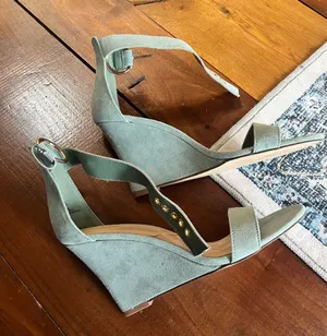 Chunky heel sandal thumbnail 2