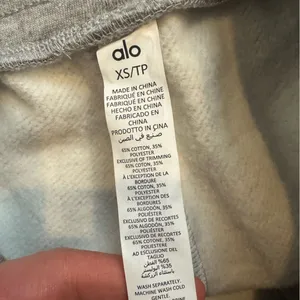 Alo Yoga High-Waist Easy Sweat Short Athletic Heather Grey XS NWT thumbnail 5