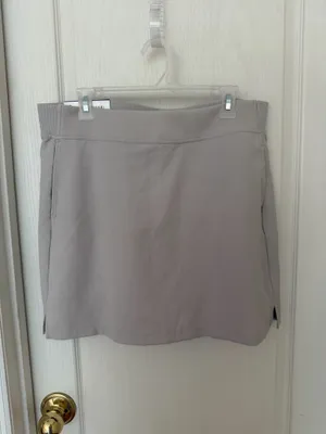 NWT 32 Degrees Cool Woman’s Skort Color: Light Gray thumbnail 4