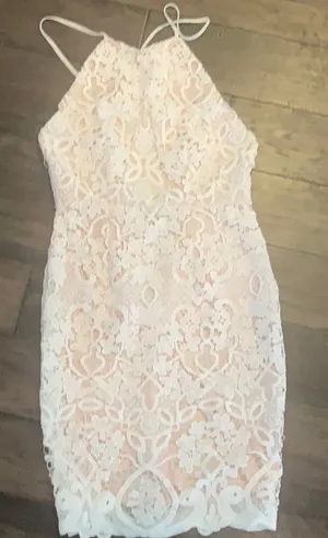White lace dress thumbnail 1