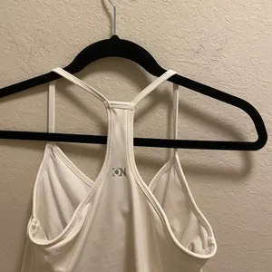 White Old Navy workout shirt thumbnail 3