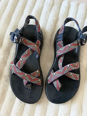 Chacos Women's Black Sandals with Multicolor Geometric Straps thumbnail 2