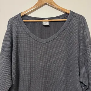 OFFLINE By Aerie Oversized Waffle Henley T-Shirt size medium long sleeve top thumbnail 4