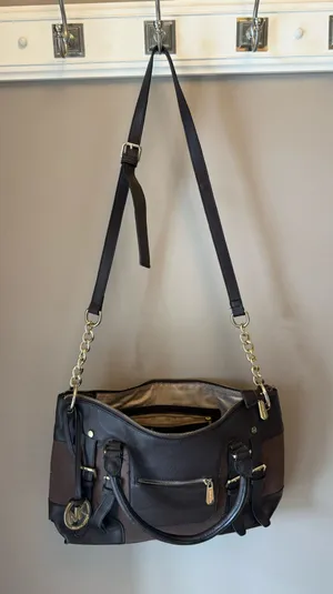 The Michael Kors handbag  thumbnail 1