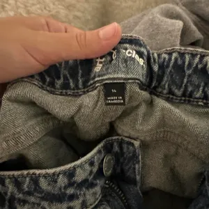 Art Class Dark Washed Blue Wide-Leg Cargo Jeans thumbnail 3